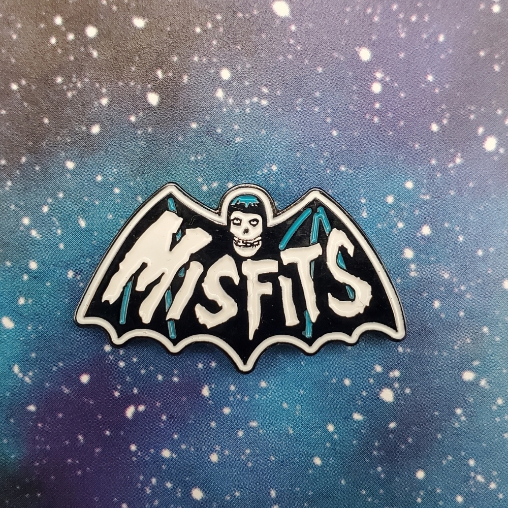 Misfits Enamel Pin - Picture 1 of 3
